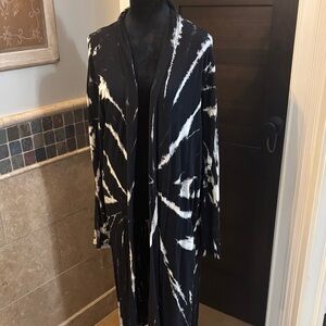 Chic Black and White Tie-Dye Cardigan